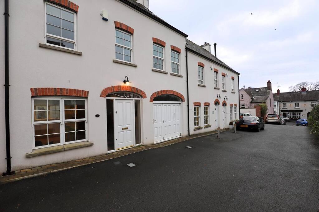 Royal Hillsborough Village Luxury Townhouse Exteriör bild