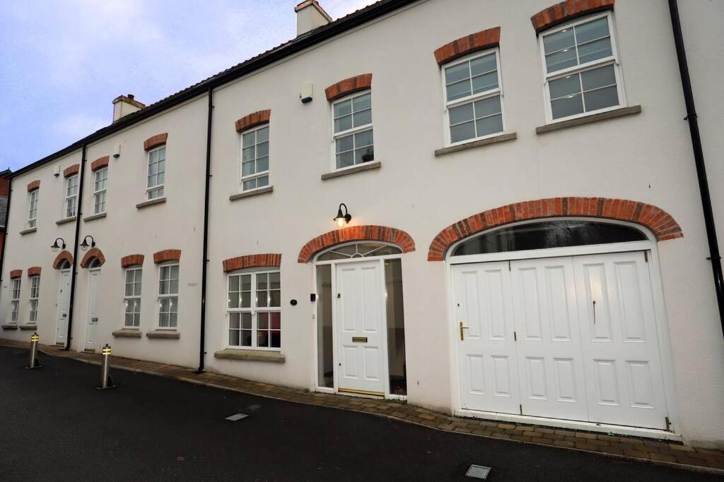 Royal Hillsborough Village Luxury Townhouse Exteriör bild