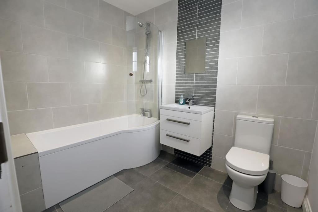 Royal Hillsborough Village Luxury Townhouse Exteriör bild